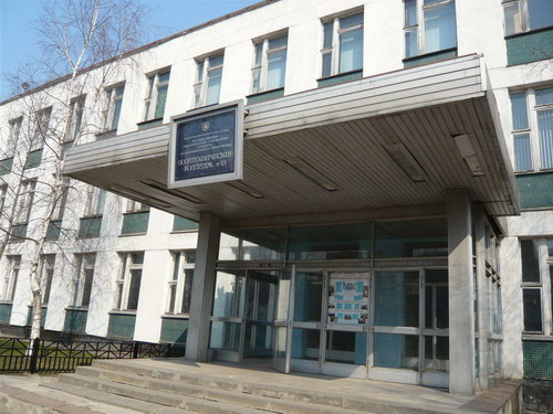 Крыльцо Колледжа